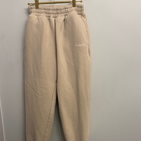 Comfrt Set - Picture 2 of 3